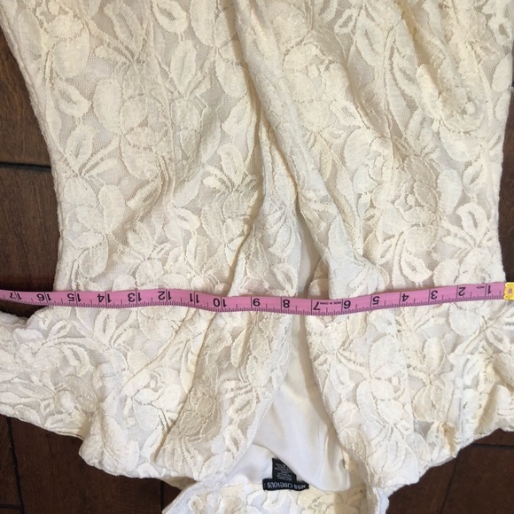 Lace jacket - Picture 8 of 8